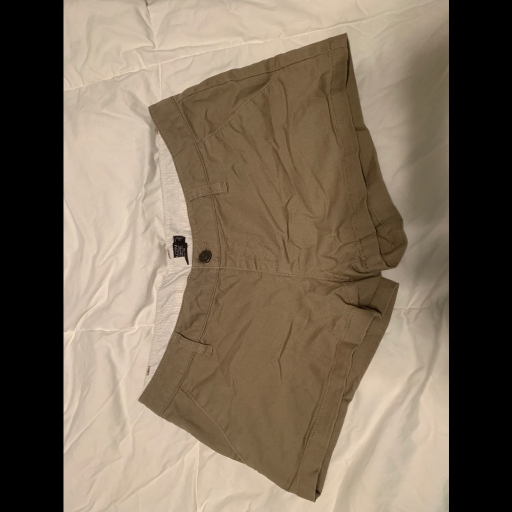 Size 5 Volcom Khaki Short 3 inch inseam